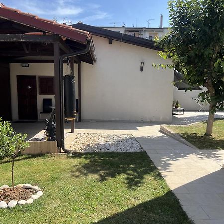 Small House Nea In City Center-With Free Parking Pula Exteriör bild